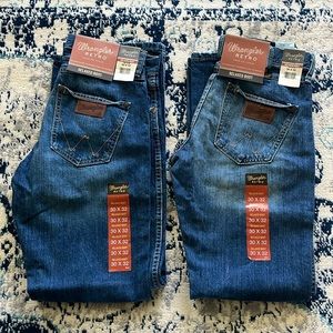 Men’s Wrangler Retro relaxed fit 30x32. New with tags!